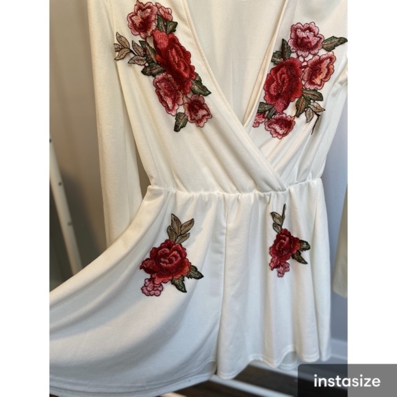 Rose Embroidery all in one shorts piece - Picture 4 of 4